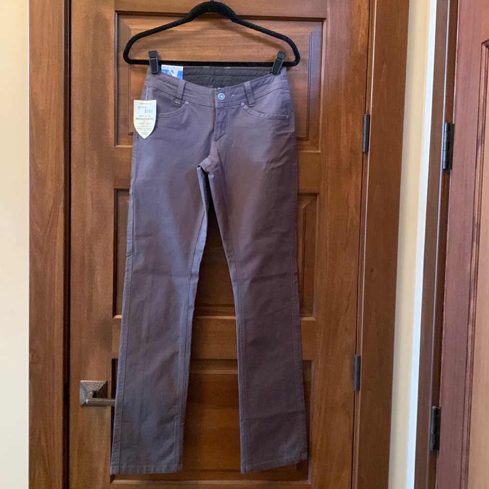 NWT Kuhl Women’s Kansas Pant 32” inseam.  Size 0.